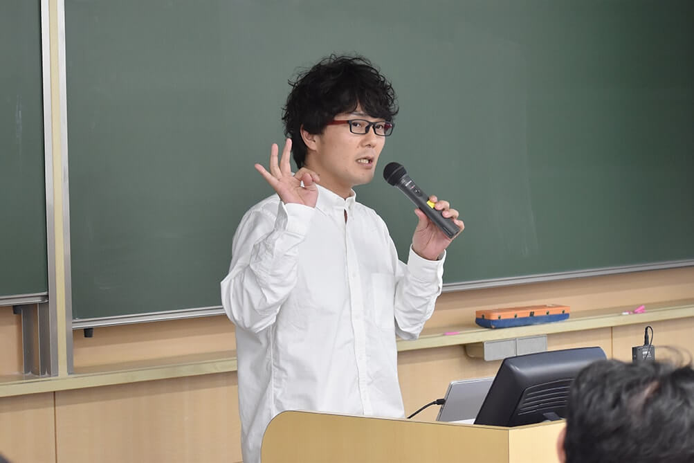 コーポレート本部長 藤田
