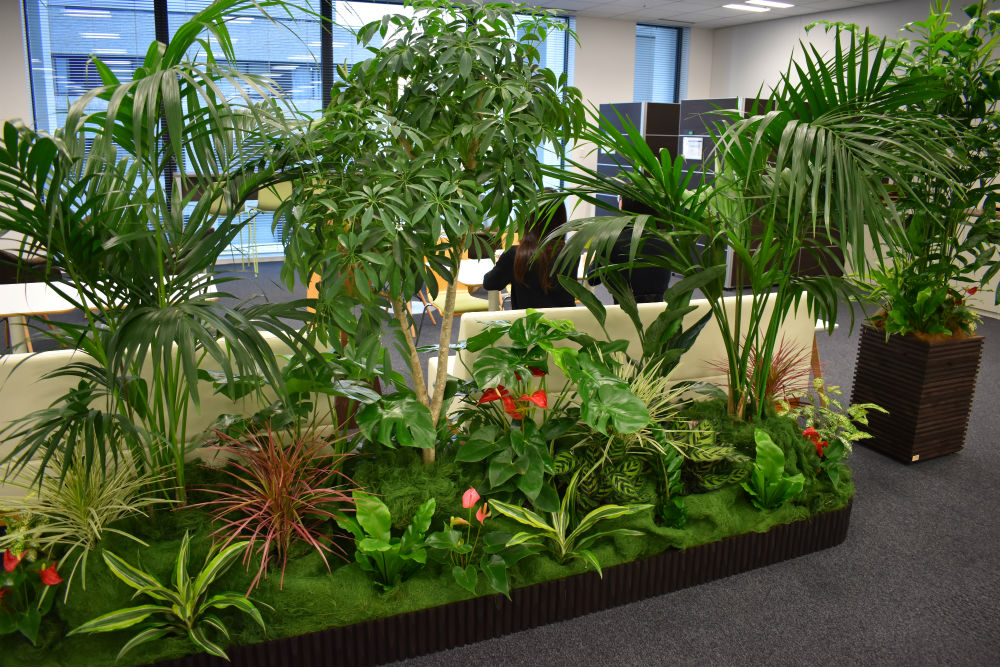 オフィスの休憩スペースをジャングル化してみた話 株式会社カオナビ 企業情報 採用 Ir情報