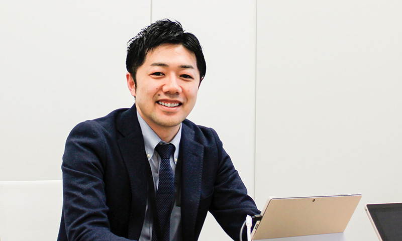 【社員インタビュー#13】料理人からHRテック業界へ 異色のセールスマネージャーに迫るのアイキャッチ
