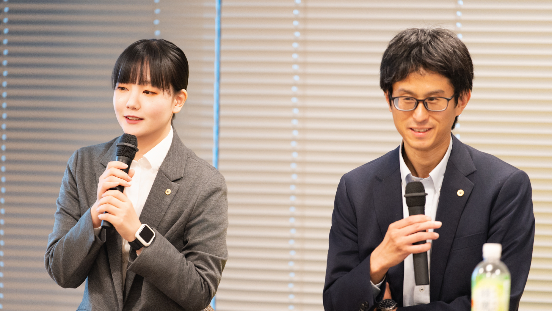 登壇者：社労士兼プロドラマー　山中 綾華　先生（写真左）、ファシリテーター：汐留社会保険労務士法人、新井 将司　先生（写真右）